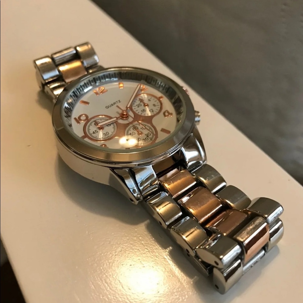 Watch - Picture 3 of 3